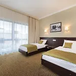 Hotel Trzebnica 4* 트레브니카