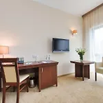 Hotel Trzebnica 호텔