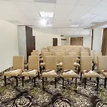 Hotel Trzebnica 호텔 4*