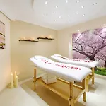 호텔 Hotel Trzebnica 4*
