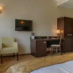 Hotel Trzebnica 호텔