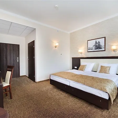 Hotel Trzebnica Hotel 4*