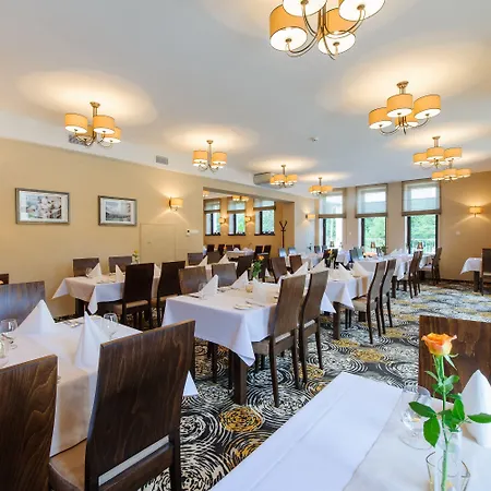 Hotel Trzebnica Hotel 4*