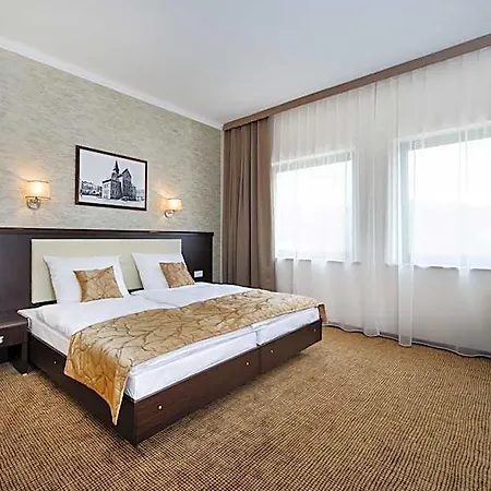Hotel Trzebnica 4*