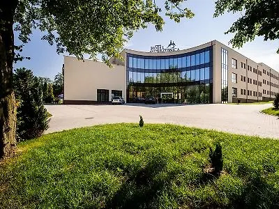 Hotel Trzebnica Hotell 4*