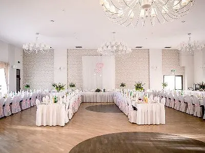 Hotel Trzebnica Hotell