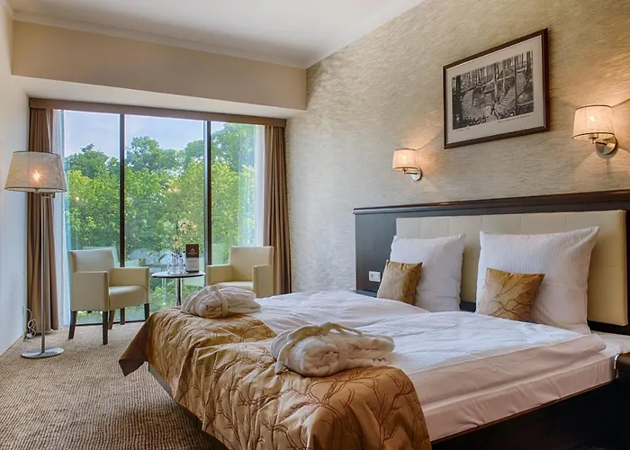 Hotel Trzebnica Hotel 4*